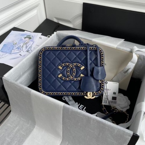 Chanel lamsleer kristallen kalfsleer goudkleurige metalen toilettas 8818 donkerblauw