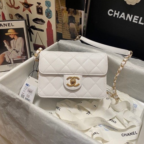 Chanel Flap schoudertas generfd kalfsleer AS3002 wit