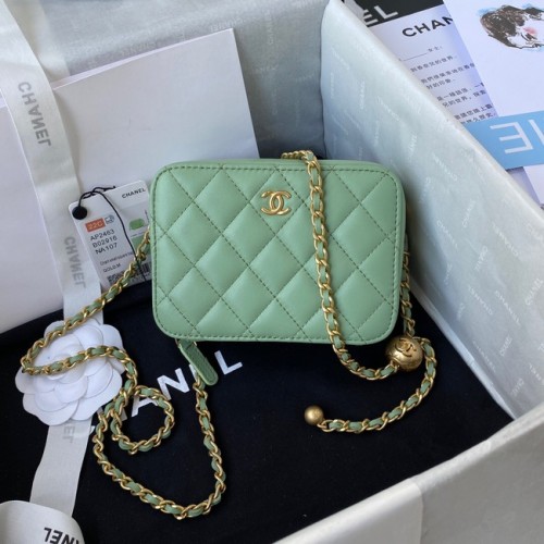 Chanel Lambskin cameratas AS2463 groen
