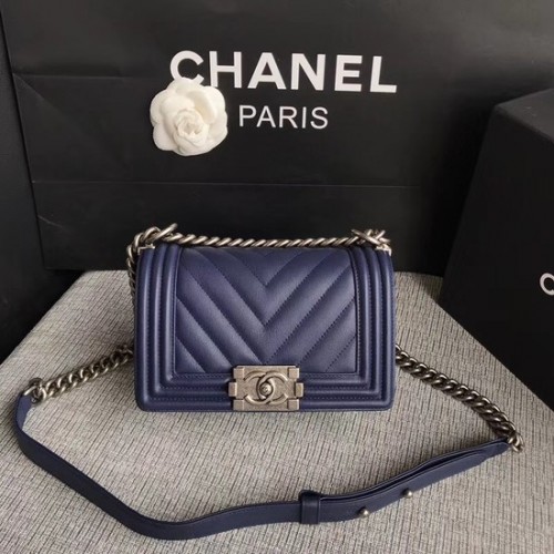 Chanel Le Boy Flap Schoudertas Origineel Kalfsleer A67085 donkerblauw zilver Gesp
