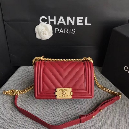 Chanel Le Boy Flap schoudertas origineel kalfsleer A67085 diep rood gouden gesp