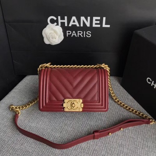 Chanel Le Boy Flap schoudertas origineel kaviaar leer P67085 diep rood gouden gesp