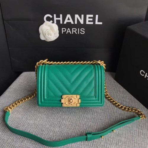 Chanel Le Boy Flap schoudertas origineel kaviaar leer P67085 groen gouden gesp