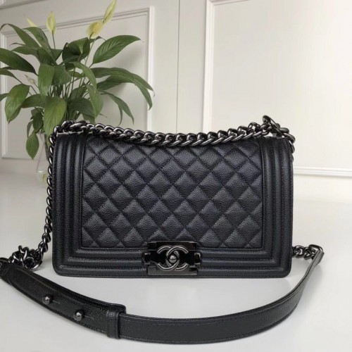 Chanel Leboy Original kalfsleren schoudertas A67086 zwart pistoolkleurig metaal