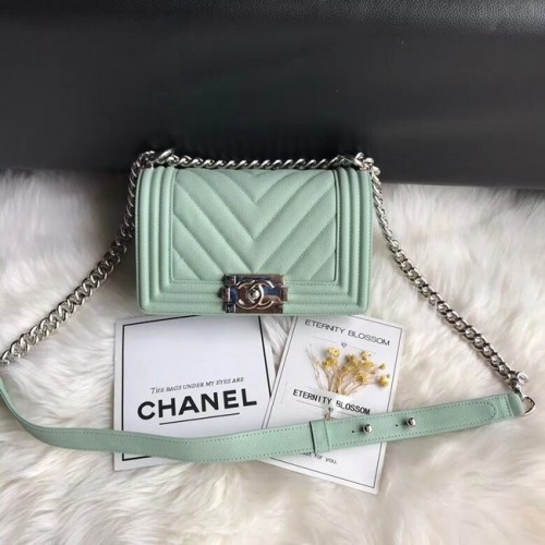 Chanel Leboy Original Caviar lederen schoudertas A67085 Lichtgroene zilveren ketting