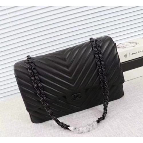 Chanel Maxi Classic Flap Bag Chevron Schapenvacht Leer A58601 Zwart