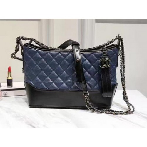 Chanel Medium Schoudertas Schapenleer A93826 Blauw