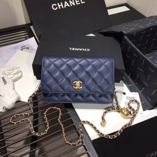 Chanel Original Kleine klassieke flaptas van schapenvacht AS33814 blauw