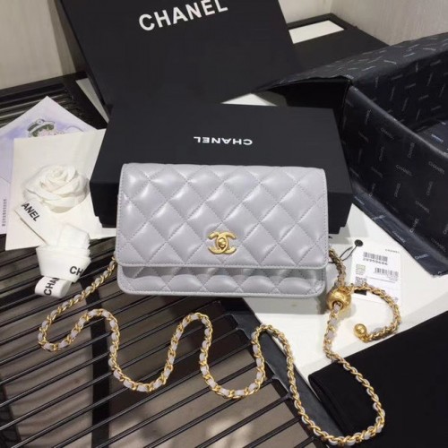Chanel Original Kleine klassieke flaptas van schapenvacht AS33814 lichtgrijs