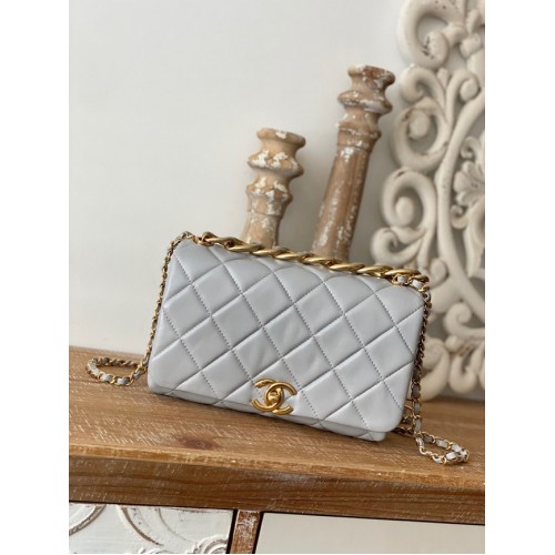 Chanel SMALL FLAP BAG Lamsleer Goudkleurig Metaal AS3367 lichtgrijs