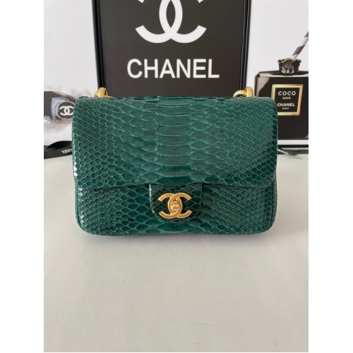 Chanel SMALL FLAP TAS Slangenleer goudkleurig metaal AS3214 groen