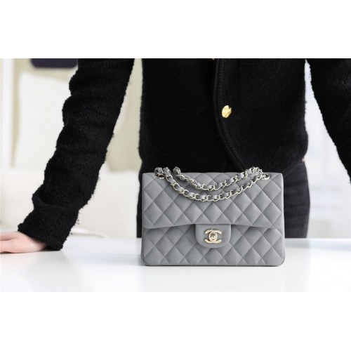 Chanel Small Classic handtas generfd kalfsleer zilverkleurig metaal A01113 grijs