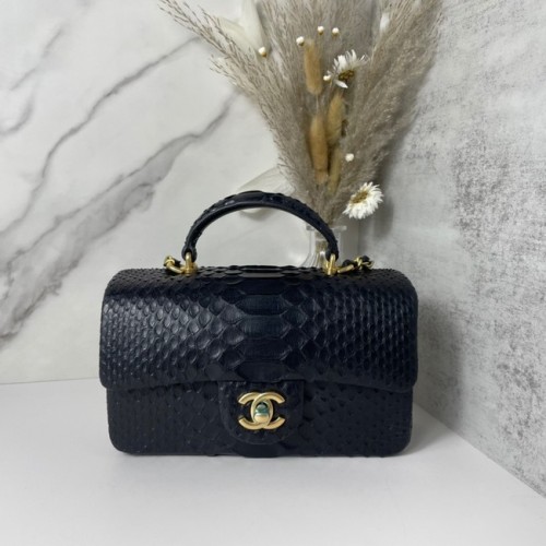 Chanel Snake skin mini flap bag met handvat bovenaan AB2431 zwart