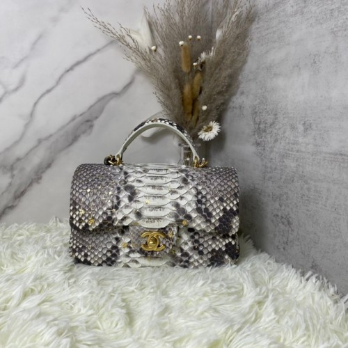 Chanel Snake skin mini flap bag met handvat aan de bovenkant AS2431 grijs