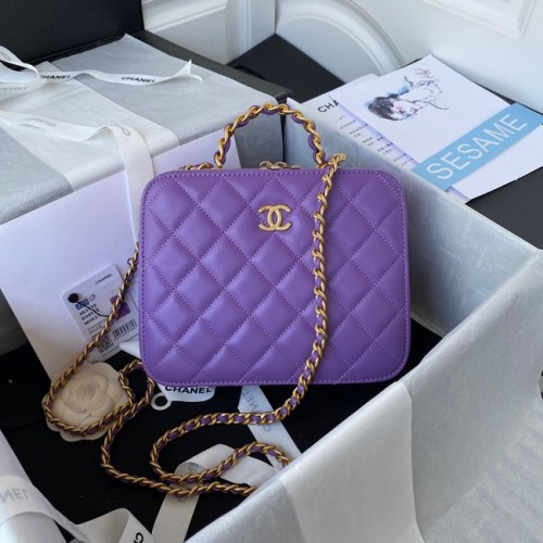 Chanel VANITY CASE Lamsleer goudkleurig metaal AS3319 paars