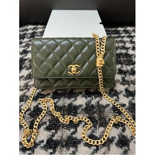 Chanel WALLET ON CHAIN Goudkleurig lamsleer AP3043 groen