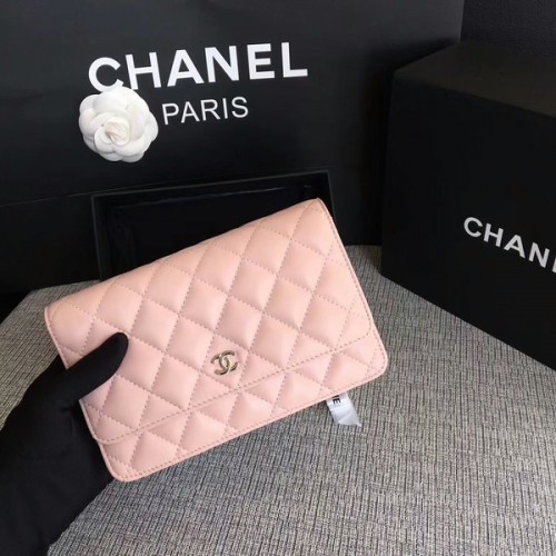 Chanel WOC Flap Bag Licht Roze Origineel Schapenleer Leer 33814 Zilver