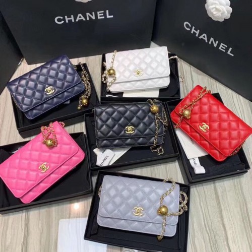 Chanel WOC originele leren schoudertas met gouden bolletjes B33818