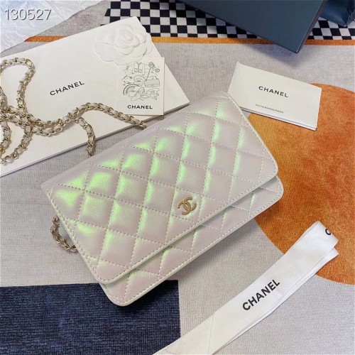 Chanel WOC Original Sheepskin Leather Flap cross-body bag V33814 Parelmoer witte zilveren ketting