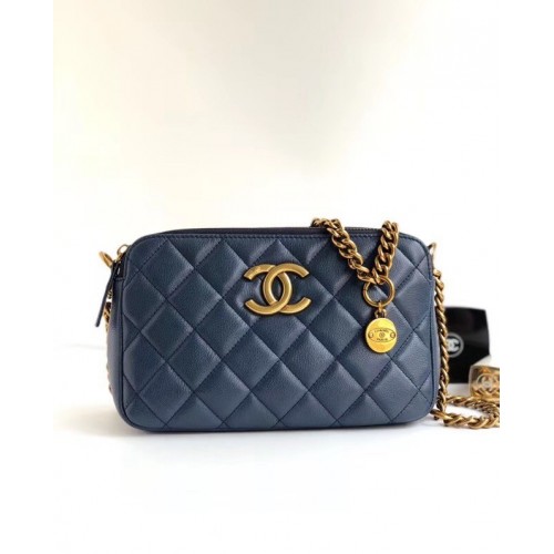 Chanel klassieke clutch met ketting A94105 blauw