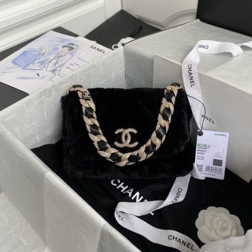 Chanel flap bag Shearling lamsleer strass goudkleurig metaal AS2240 zwart