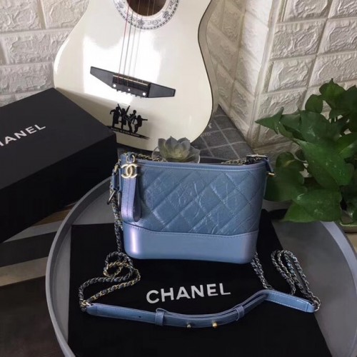 Chanel gabrielle kleine hobo tas B91810 blauw