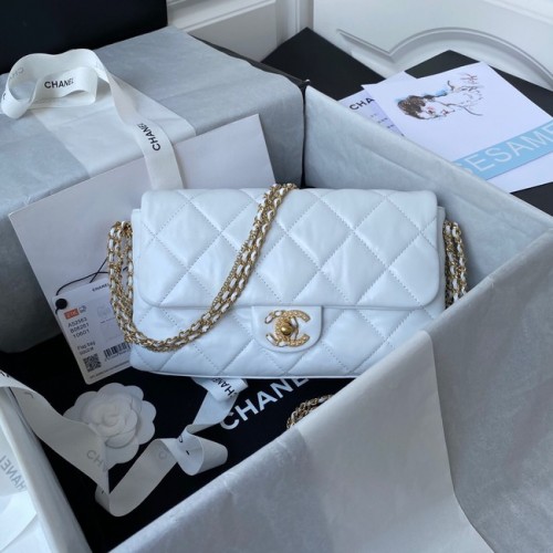 Chanel schoudertas van lamsleer AS2563 wit