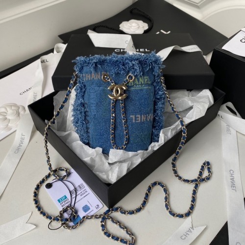 Chanel mini Drawstring Bag Denim AP2603 blauw