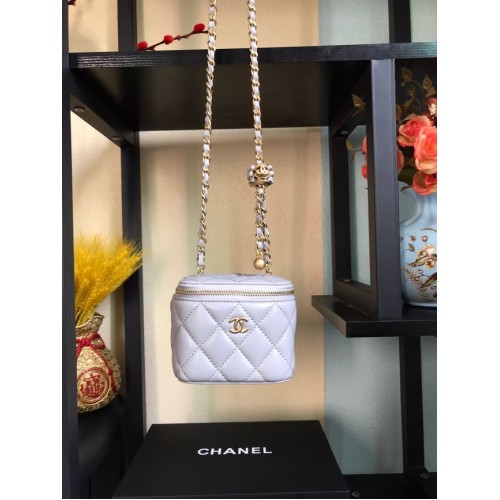 Chanel mini Schoudertas Lamsleer Goudkleurig Metaal AP2929 lichtgrijs