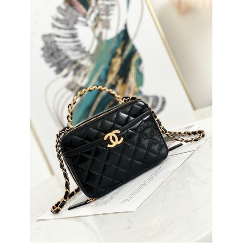 Chanel mini Schoudertas Lamsleer Goudkleurig Metaal AS2179 zwart