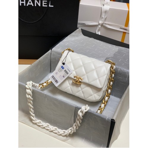 Chanel mini-schoudertas Lamsleer en goudkleurig metaal AS3205 wit
