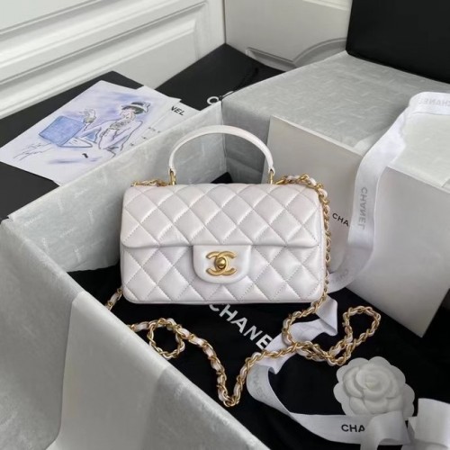 Chanel mini flap bag met handvat aan de bovenkant AS2431 Wit