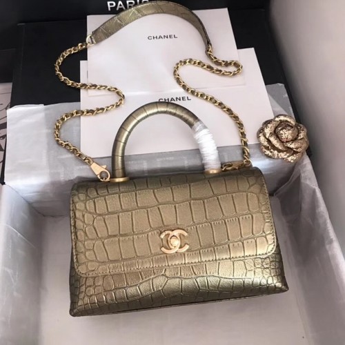 Chanel originele kalfsleren kleptas bovenhandvat A92290 brons & goudkleurig metaal