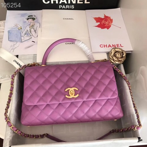Chanel origineel kalfsleren kleptas bovenhandvat A92292 paars- en goudkleurig metaal