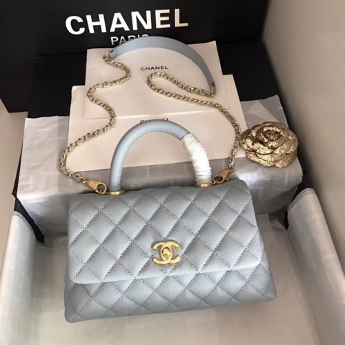 Chanel originele Caviar lederen tas met klep boven handvat A92290 lichtblauw & goudkleurig metaal