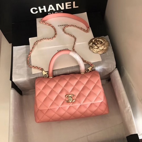 Chanel originele Caviar lederen flap tas bovenhandvat A92290 roze & goudkleurig metaal