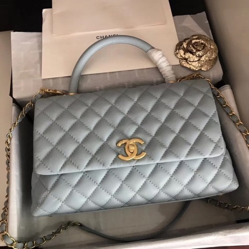 Chanel originele Caviar lederen tas met klep aan de bovenkant A92292 lichtblauw en goudkleurig metaal