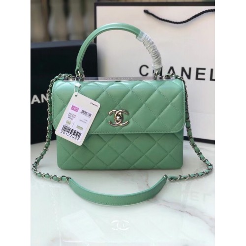 Chanel originele lamsleren kleptas AS92236 lichtgroen en zilverkleurig metaal