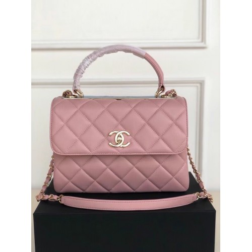 Chanel originele kleptas van lamsleer met handvat AS92236 roze & goudkleurig metaal