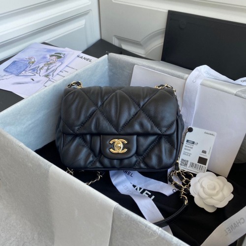 Chanel kleine flap Lingge bubble bag Kalfsleer goudkleurig metaal AS2232 zwart