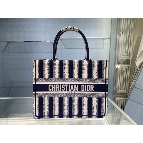 DIOR BOOK TOTE Blauwe D-strepen geborduurd M1287Z