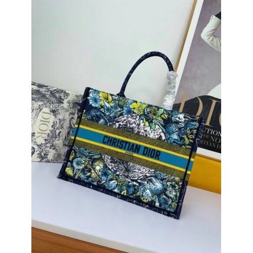 DIOR BOOK TOTE Blauw Dior Constellation-borduursel M1297ZR