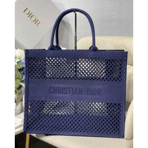 DIOR BOOK TOTE Blauw mesh-borduursel M1286ZW