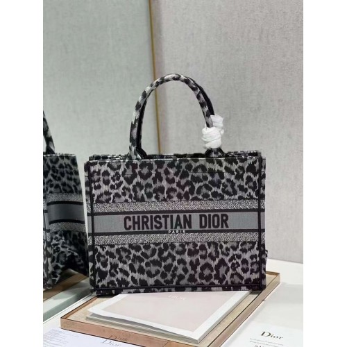 DIOR BOOK TOTE Geborduurd M1296ZR Zwarte luipaardprint