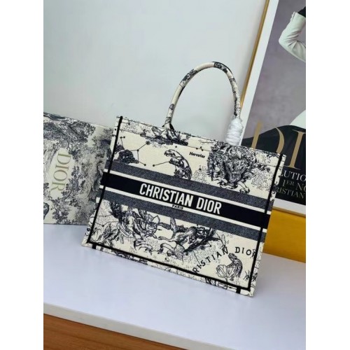 DIOR BOOK TOTE Latte Multicolor Dior Zodiac-borduursel M1297ZR
