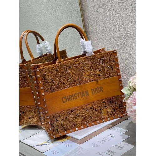 DIOR BOOK TOTE Veelkleurig borduursel M1297ZR-5 GEEL