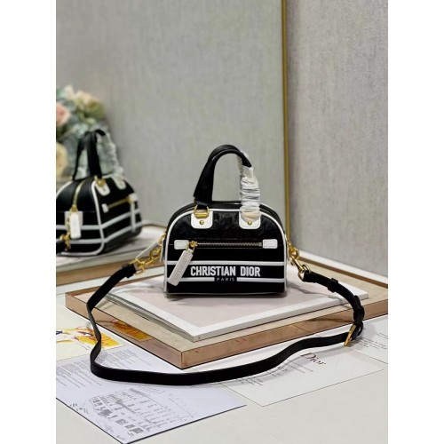 DIOR kleine lederen draagtas met reliëf C9201 zwart