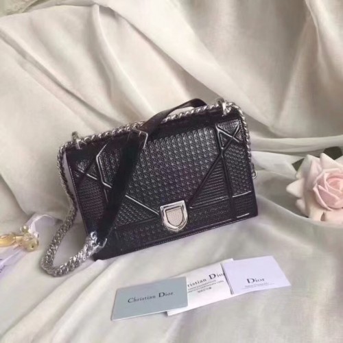 DIORAMA TAS VAN ZWART METALLIC KALFSLEER MET MICRO-CANNAGE MOTIEF M0422