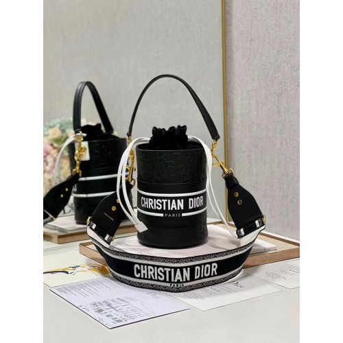 Dior Bubble Maple Leaf Embossing Bucket Bag van kalfsleer C9300 zwart