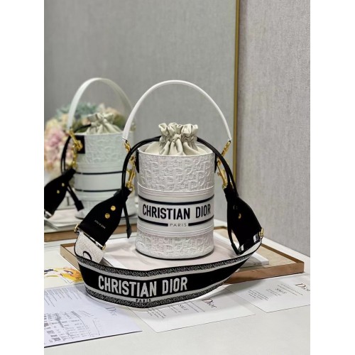 Dior Bubble Maple Leaf-emmertas in reliëf van kalfsleer C9300 wit